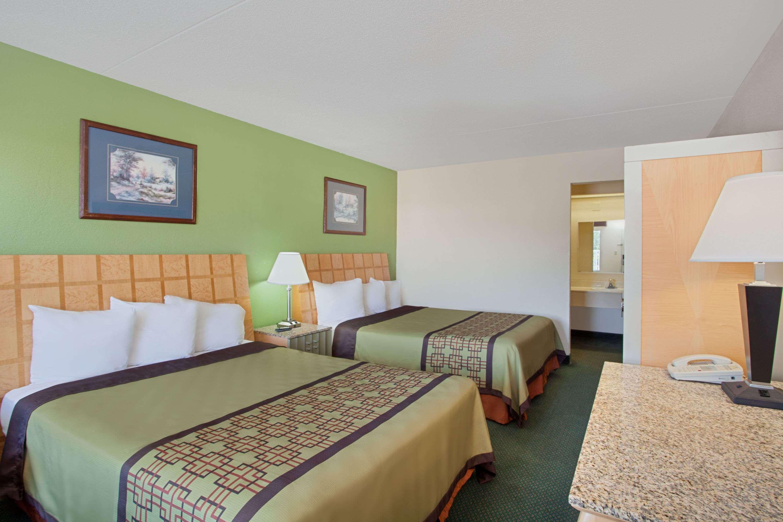 Days Inn By Wyndham Greeneville Eksteriør bilde